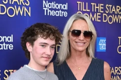 Hvězda seriálu EastEnders, Tamzin Outhwaite, prozradila, že její nejstarší sedmnáctileté dítě je transgender.