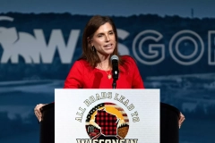 Nancy Mace na kampani chrlí urážky proti transsexuálům a pak si stěžuje: „Není to urážlivé“!