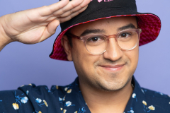 Breaking the Binary: Seznamte se se zakladatelem divadelní společnosti v USA pro transgender a nebinární umělce
