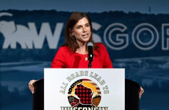 Nancy Mace na kampani chrlí urážky proti transsexuálům a pak si stěžuje: „Není to urážlivé“!