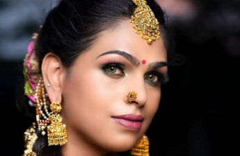 Tamilská transgender herečka Negha je zařazena do učebnice v Kerale