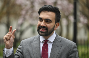 Kandidát na starostu NYC Zohran Mamdani chce vynaložit 65 milionů USD na lékařské procedury při přeměně pohlaví