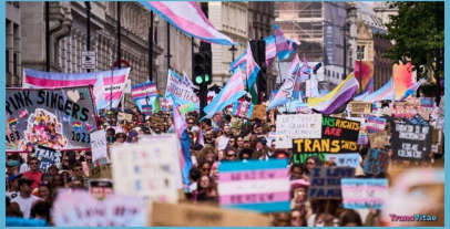 Desítky tisíc lidí vyšly do ulic na London Trans+ Pride 2025