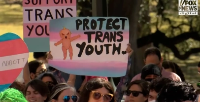 Mladí trans lidé bojují za péči, zatímco kalifornské kliniky ustupují Trumpovi: „Jak se tohle může dít tady?”