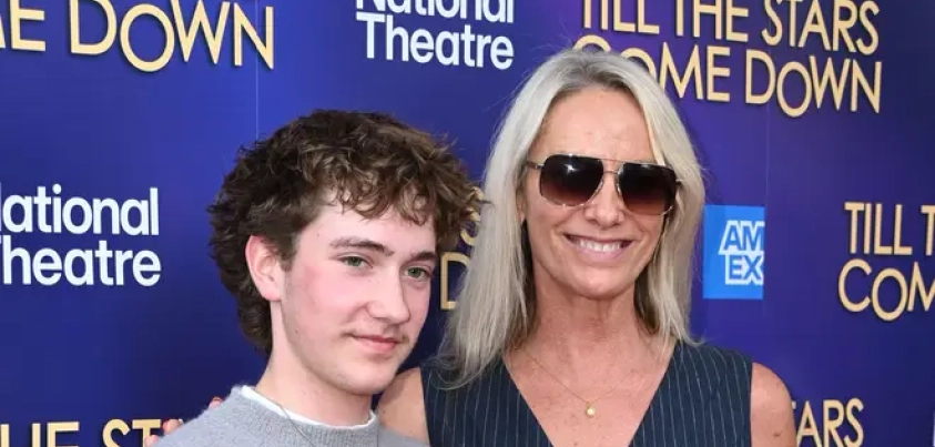 Hvězda seriálu EastEnders, Tamzin Outhwaite, prozradila, že její nejstarší sedmnáctileté dítě je transgender.