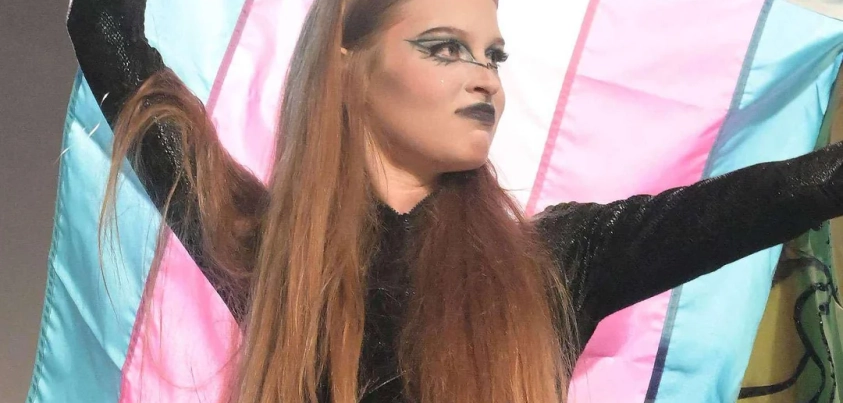 Dcera Elona Muska Vivian zavlála transgenderovou vlajkou